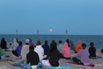 full moon yoga 6.18